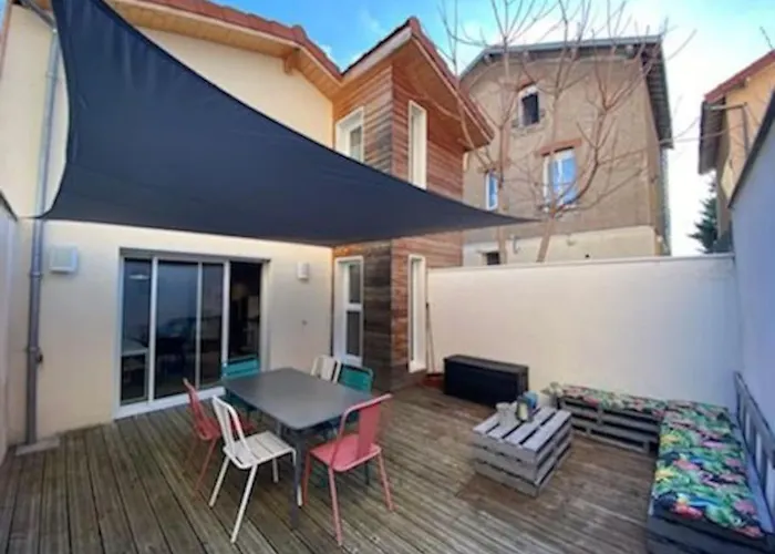 Maison Duplex Avec Terrasse Proche De La Gare Sncf