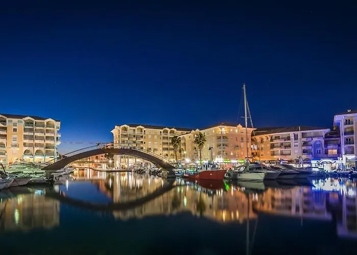 Appartement Port Fréjus avec Loggia et accès Plages à pieds