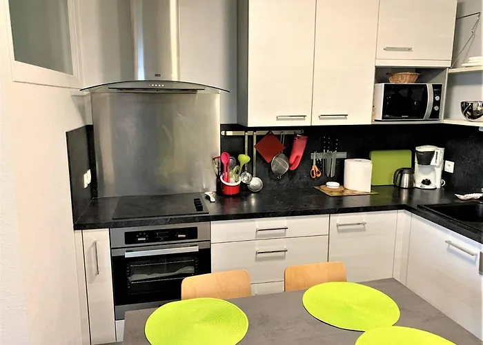 Appartement rénové, bien équipé à 500m de la plage de Trestrignel et du centre-ville de Perros-Guirec - FR-1-368-241