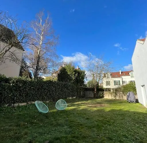 Brand New Tiny House W Garden