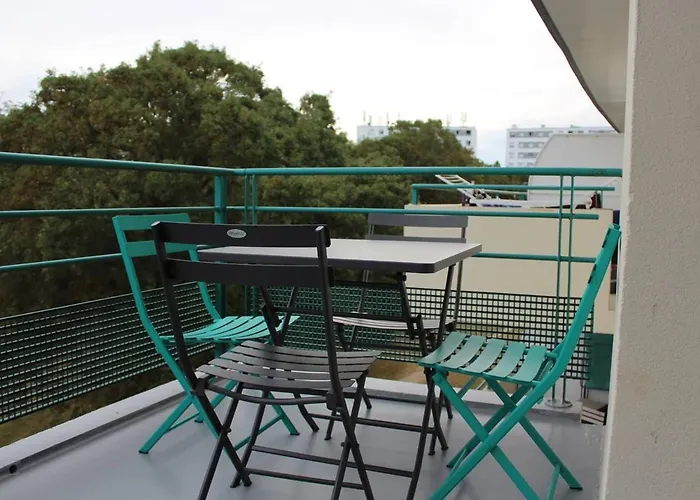 Duplex Lumineux Avec Balcon, Parking Prive, Proche Commerces Et Transports - La Rochelle - Fr-1-246-77