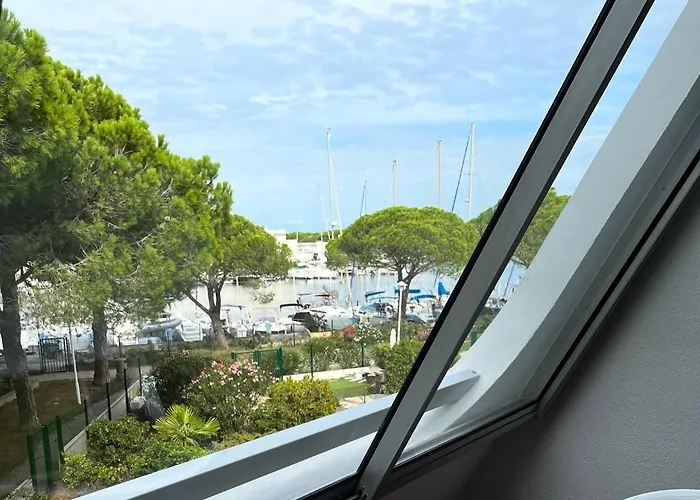 La Croisiere Studio Vue Port Et Marinas
