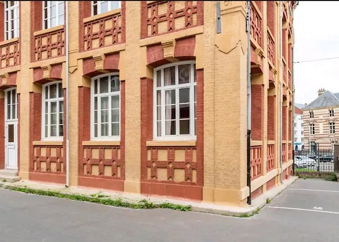 5 Spacieux, chaleureux, hyper centre 300m de la mer