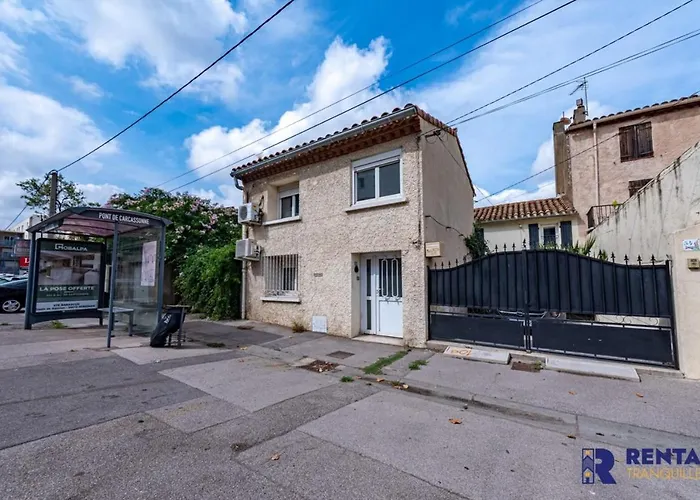 Le Narbonnais Wifi 1 Parking Space