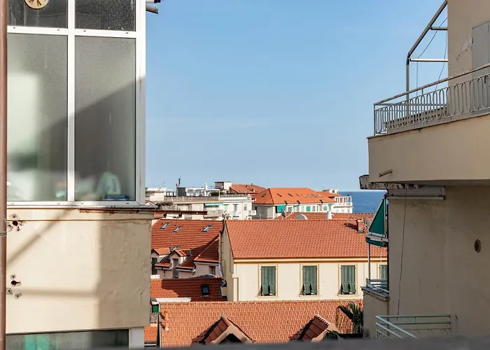 H11 Lux Ariston Sanremo - Centro