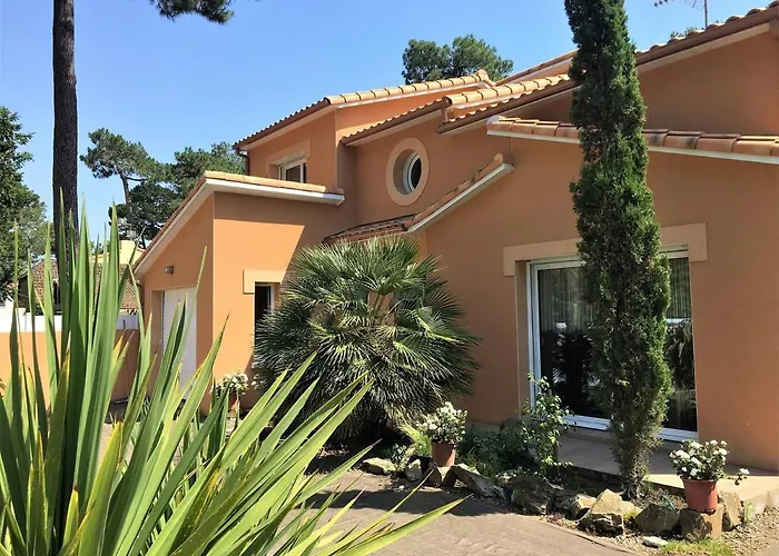 Maison Spacieuse Pres De La Mer A Saint-Brevin, 8 Pers, Jardin, Wifi, Jeux, Parking, Bebe. - Fr-1-392-126