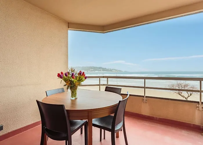 Superbe Appartement Renove Face A La Plage Avec Parking Et Balcon - Fr-1-2-420