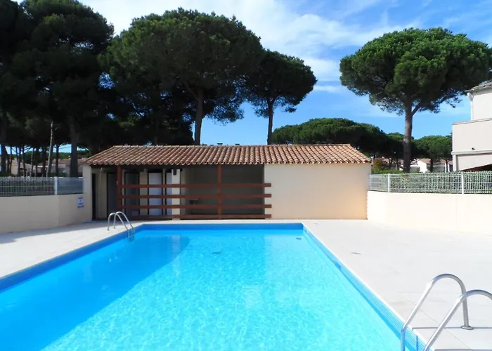 Maison au calme de la pinède, piscine, plage et farniente