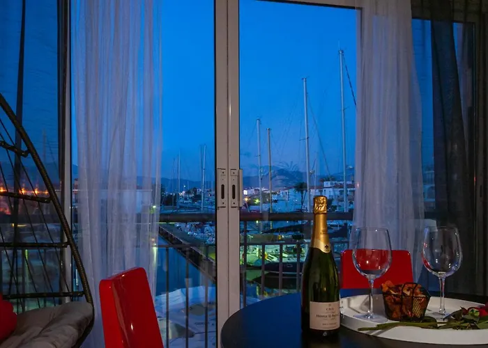 Estudio En 1ª Linea Con Vistas Al Puerto Deportivo By Insidehome