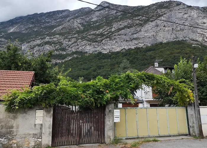 #M1 La maisonnette des 3 ponts Terrace