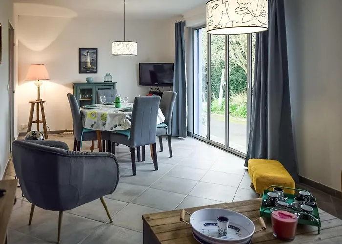 Awesome Home In Paimpol With Kitchen