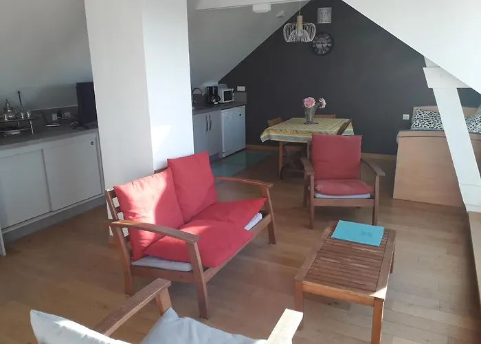 Appartement vue mer avec piscine intérieure