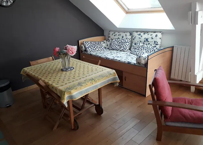 Appartement vue mer avec piscine intérieure