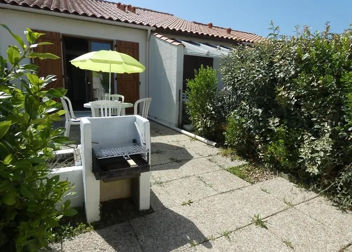 Charmante Maison Avec Mezzanine, Terrasse Et Piscine, Proche Plage - 4 Pers. - Fr-1-540-167