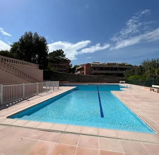 Appartement avec jardin au coeur de Saint-Tropez.