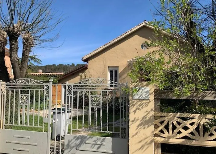 Villa Marguerite, Maison De Ville A La Campagne