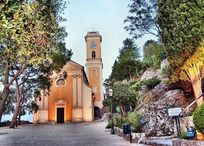 Studio tout confort avec parking et terrasse à Eze village