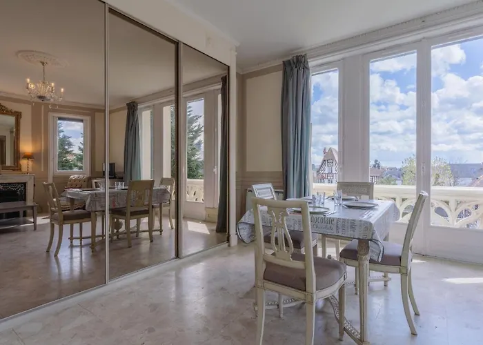 Apartment Marie Antoinette-1 By Interhome