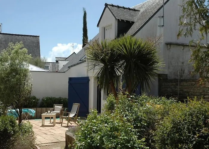 Grande Maison En Plein Coeur Du Bourg Au Calme Avec Jardin Clos, Commerces Port Et Plage A Pied