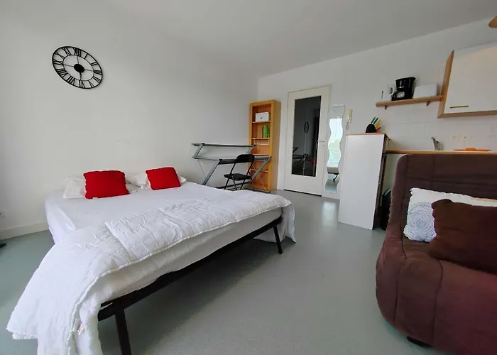 Studio Confortable Avec Terrasse, Proche Plage, Parking Prive - La Rochelle - Fr-1-246-61