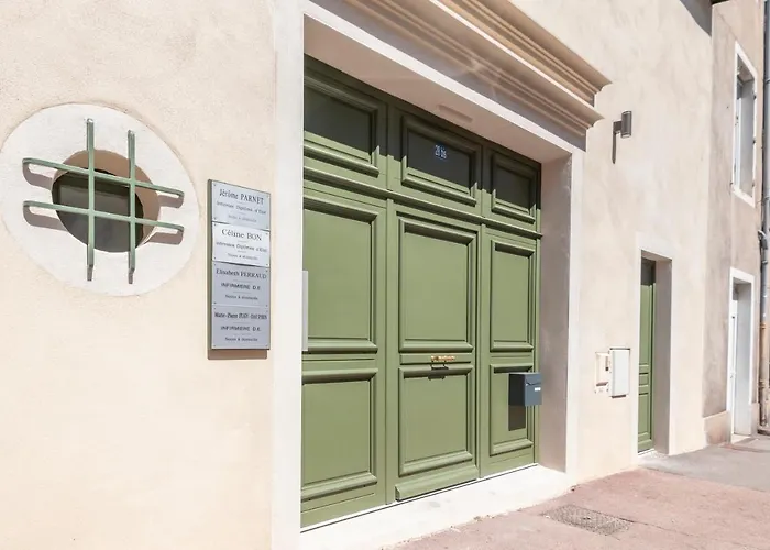 Le Cosy Chic . Proche gare . Centre-ville Mâcon . Neuf . Climatisation . Design . Wifi .