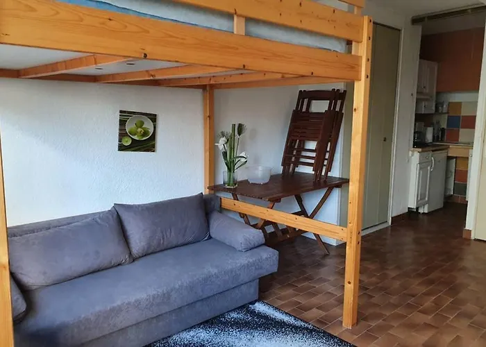 studio cabines 6 couchages 150 m de la plage et à quelques secondes des commerces wifi gratuit