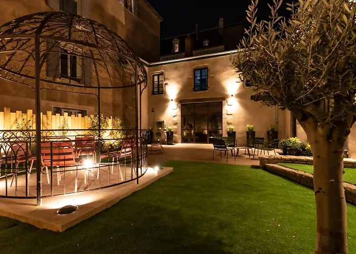 Le Boho . Centre-ville Mâcon . Proche gare . Design . Neuf . Wifi . Climatisation . Confort
