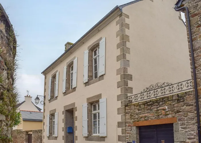 Stunning Home In Paimpol With Wifi And 4 Bedrooms