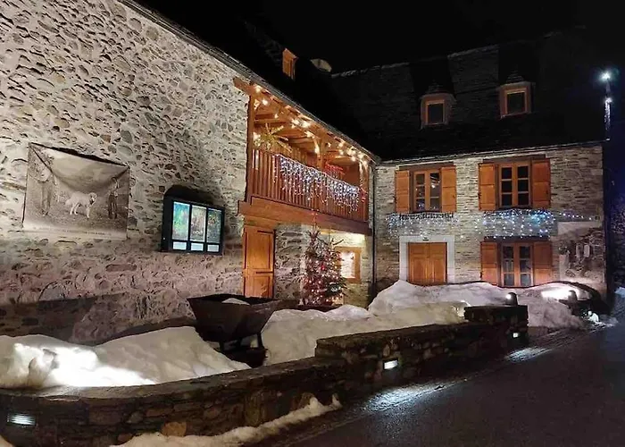 Superbe appartement Décoration montagne Centre Loudenvielle