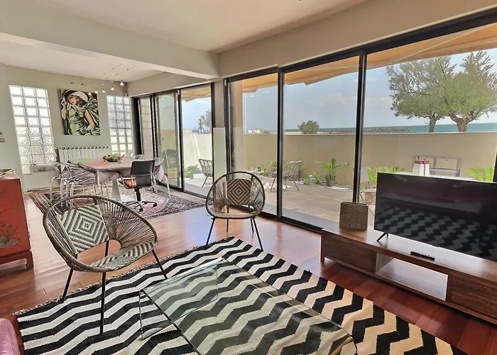 Ground Floor Apartment Facing The Sea
