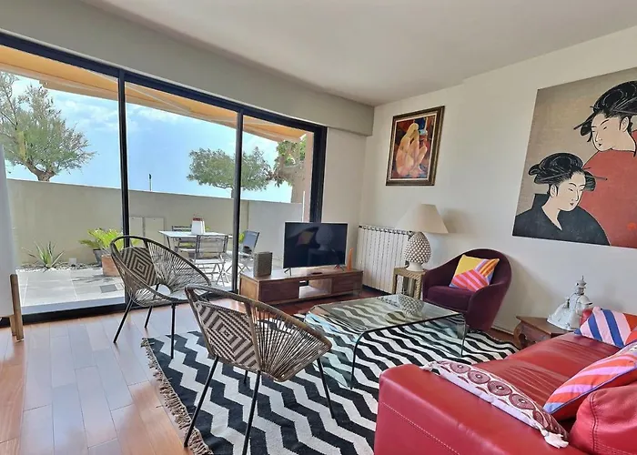 Ground Floor Apartment Facing The Sea