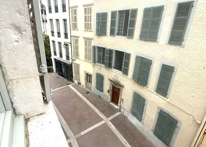 FLOYDROOM'S Pau chambre hôtes standing dans appartement partagé proche château