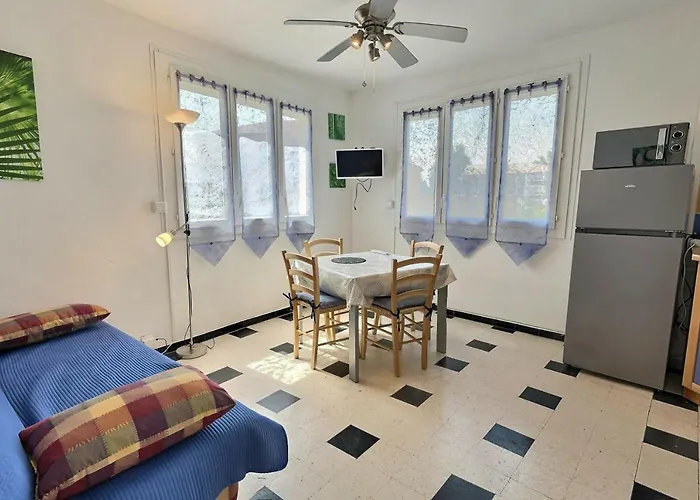 Studio 200 M From The Beach