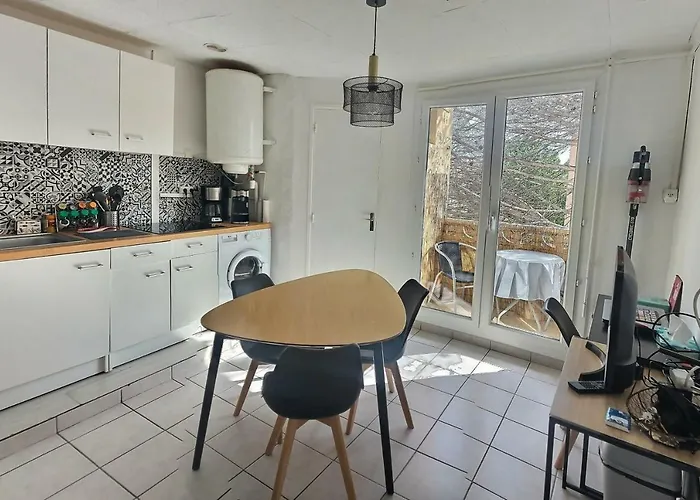 Apartment 500M From The Beach