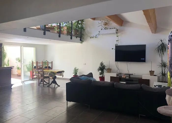 Maison de village avec patio