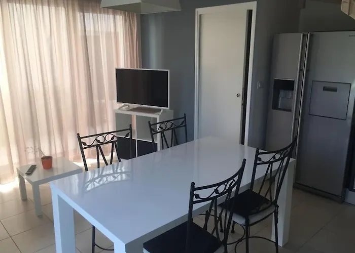 Villa Recente 6 Pers, Piscine Chauffee Mer A 100 M