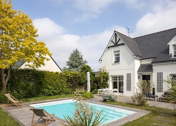 La Villa Des Rochettes - Charmante Maison Avec Piscine Et Jardin
