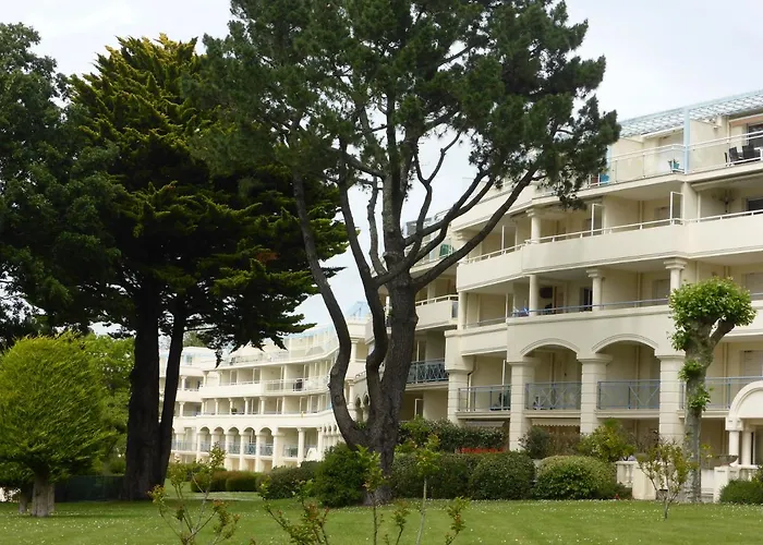 Studio A 300M De La Plage, Parc, Piscine, Terrasse