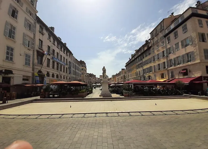 Duplex Vieux Port Appartement Complet 4 Couchages Climatise Entire Apartment 2 Beds For 4 Persons