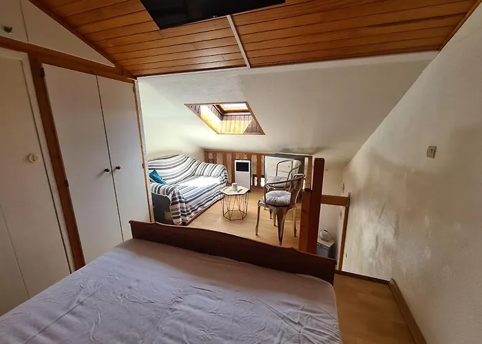 Maison En Bord D'Etang