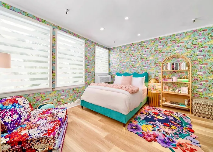 King Bed Mermaid Suite - Heart Of Palm Beach, Free Parking Included