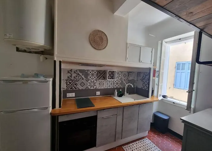 Hotel pres du College: Appartement De Charme, La Ciotat