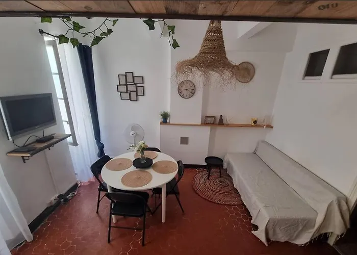 Hotel pres du College: Appartement De Charme, La Ciotat