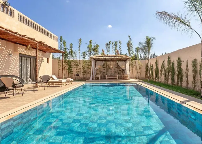 Maison de vacances: Villa Leila,Piscine , Grand Jardin, Jeux , Cuisiniere