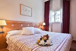 Hôtel pour familles: Acta Antibes