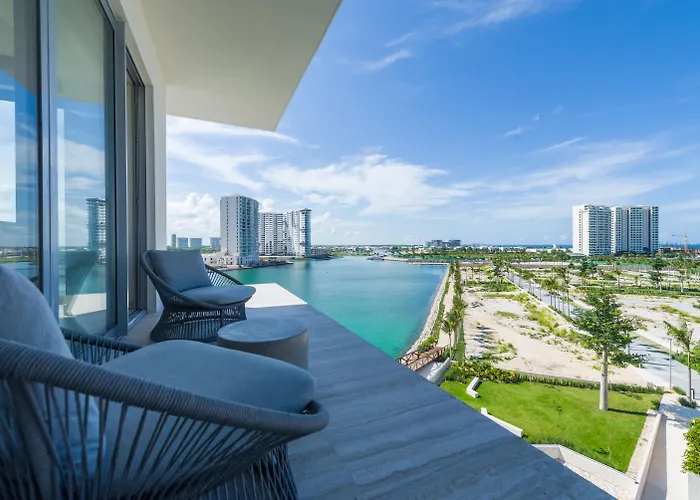 Renaissance Cancun Resort&Marina