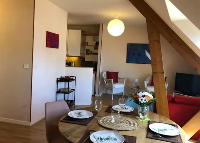 Bright And Quiet Nest With Terrace Near Beaches