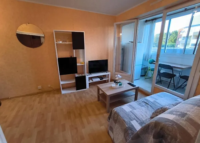 Appartement En Residence Avec Parking Prive.
