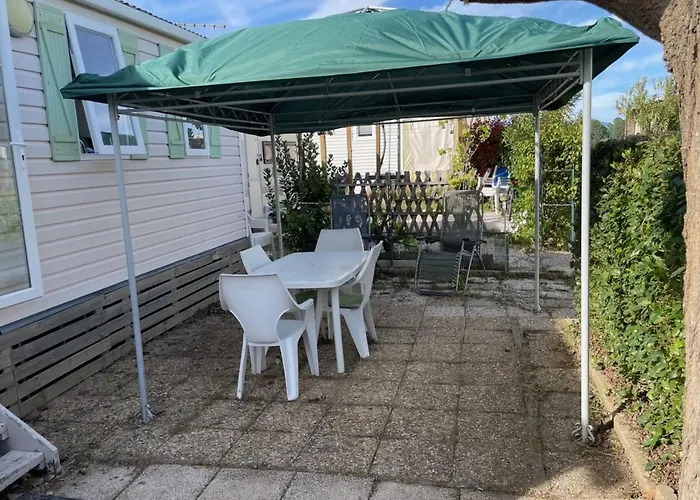 Nice Little House With A Garden In Frejus
