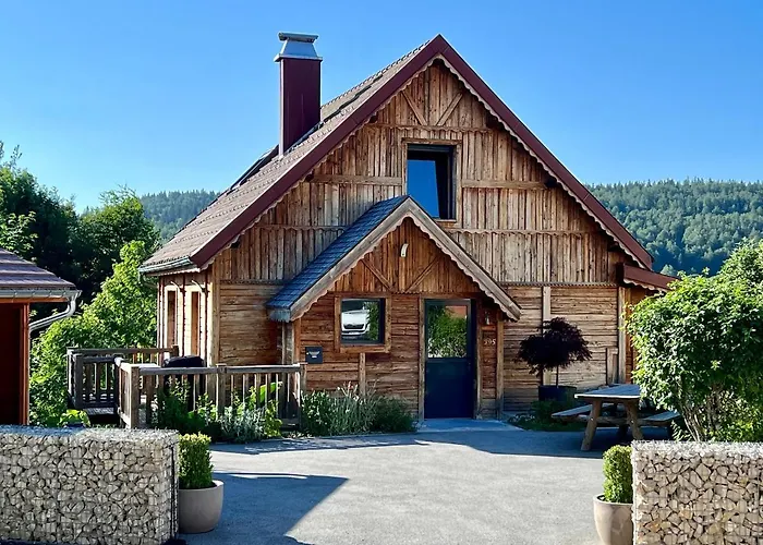 Chalet Vieux Bois, au coeur du village des Rousses